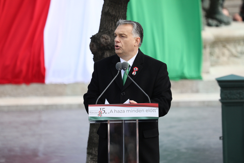 Orbán látványosan rálépett a fékre - 5