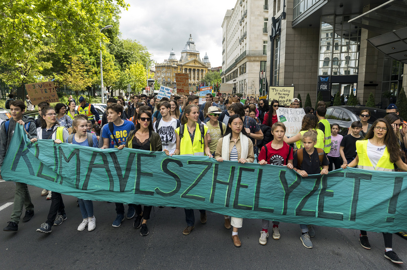 Climate Strike Budapest: Thousands take to the streets to demand steps to avoid an ecological disaster - 3