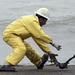 Egyesült Államok: Balesetet szenvedett egy dél-koreai olajszállító tartályhajó csütörtökön a San Francisco-i öbölben. A tankerből 220 ezer liter olaj ömlött a tengerbe. Az olajszenny egy része a parti sziklákra és fövenyre mosódott, a helyi hatóságok be is záratták a környező strandokat.